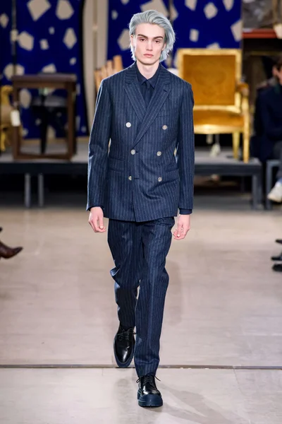 Look 8